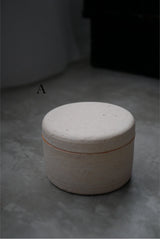 石肌　陶箱　/ Akari Sato