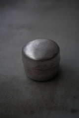 小箱　蓋物　茶入れ　銀肌　/ Akari Sato