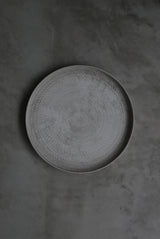 plate rim scratch gray