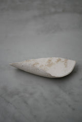 専用オーダー / 花弁　茶則　白化粧土　楢灰　/  Kanako Yoshida