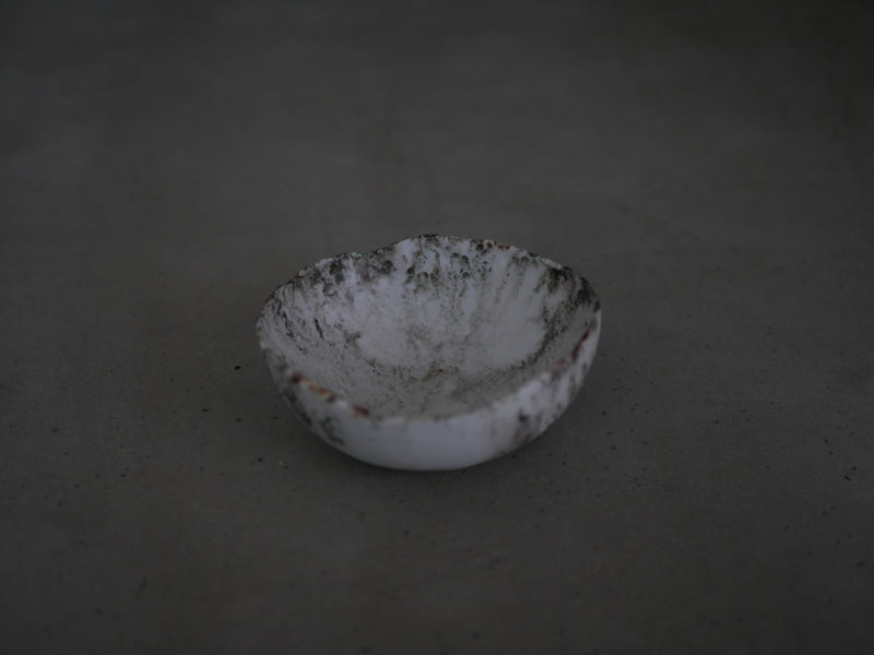 白磁　cray  bowl / Takahiro Yahagi