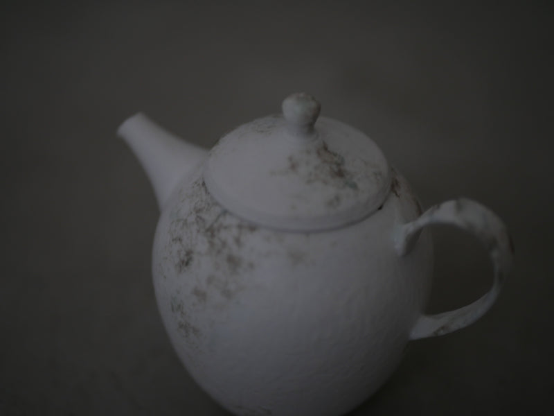 白磁　scrach tea pot 3/ Takahiro Yahagi