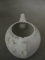 白磁　scrach tea pot 2/ Takahiro Yahagi