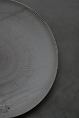plate gray flow