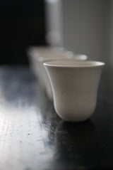 聞香杯　Bone White 半磁器/  Kanako Yoshida