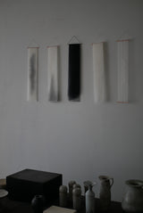 専用 / 布掛け軸　　曲線の重ね　白 / 黒