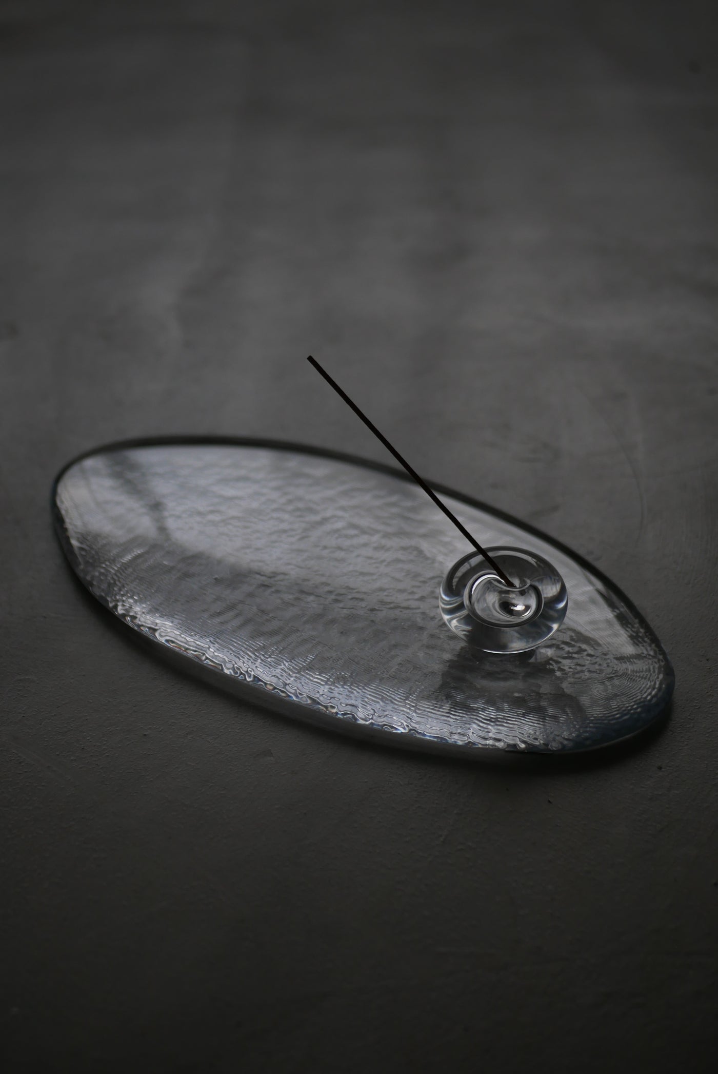 flow stone incense holder / shisui – MOUSEION