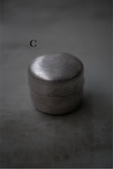 小箱　蓋物　茶入れ　銀肌　/ Akari Sato