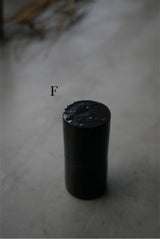 小箱　蓋物　黒肌　/ Akari Sato