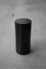 小箱　蓋物　黒肌　/ Akari Sato