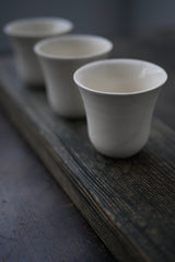 聞香杯　Bone White 半磁器/  Kanako Yoshida