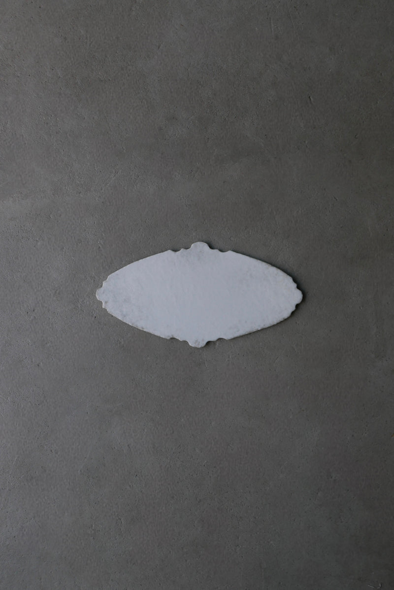 白磁　Oval 2way scrach&web plate SS / Takahiro Yahagi