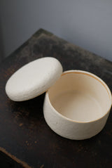 石肌　陶箱　/ Akari Sato