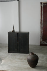 観音開き　黒漆水屋　キャビネット　/  Japanese Antiques