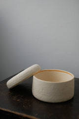 石肌　陶箱　/ Akari Sato