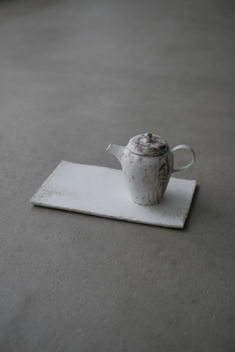 白磁　長角皿　stone scrach / Takahiro Yahagi & MOUSEION