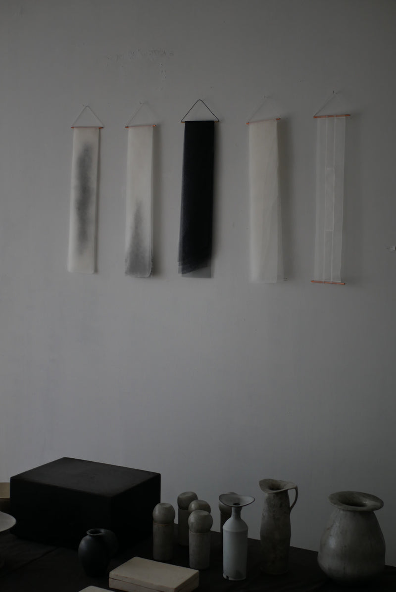 専用 / 布掛け軸　　煙/ 墨染め