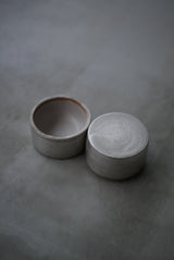 小箱　蓋物　茶入れ　銀肌　/ Akari Sato