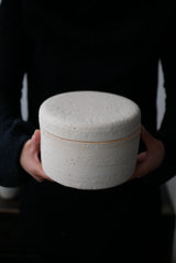 石肌　陶箱　/ Akari Sato