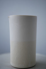 White Veil  釉かけ分け　片口　/ Akari Sato 石肌