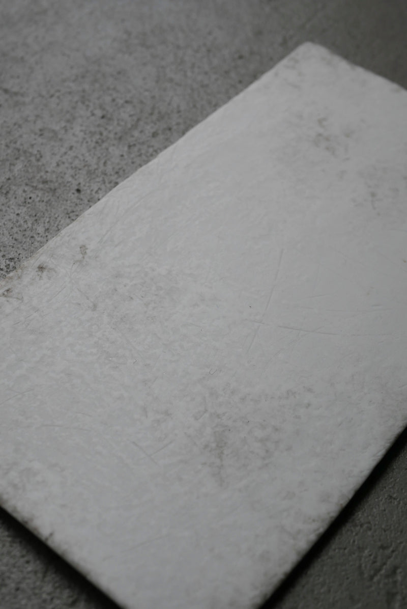 白磁　角皿　stone scrach / Takahiro Yahagi