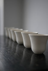 聞香杯　Bone White 半磁器/  Kanako Yoshida