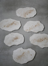 敷板　菓子皿　L　白化粧土　楢灰　　/  Kanako Yoshida