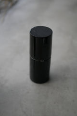 小箱　蓋物　黒肌　/ Akari Sato