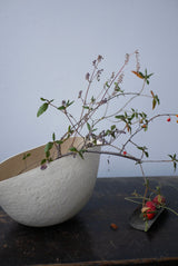 Stone Veil  
　石肌　花器　大　/ Akari Sato