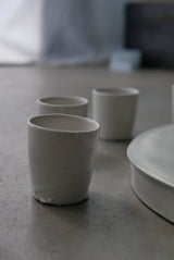 白瓷長石高台　茶杯　小　/ タナカシゲオ