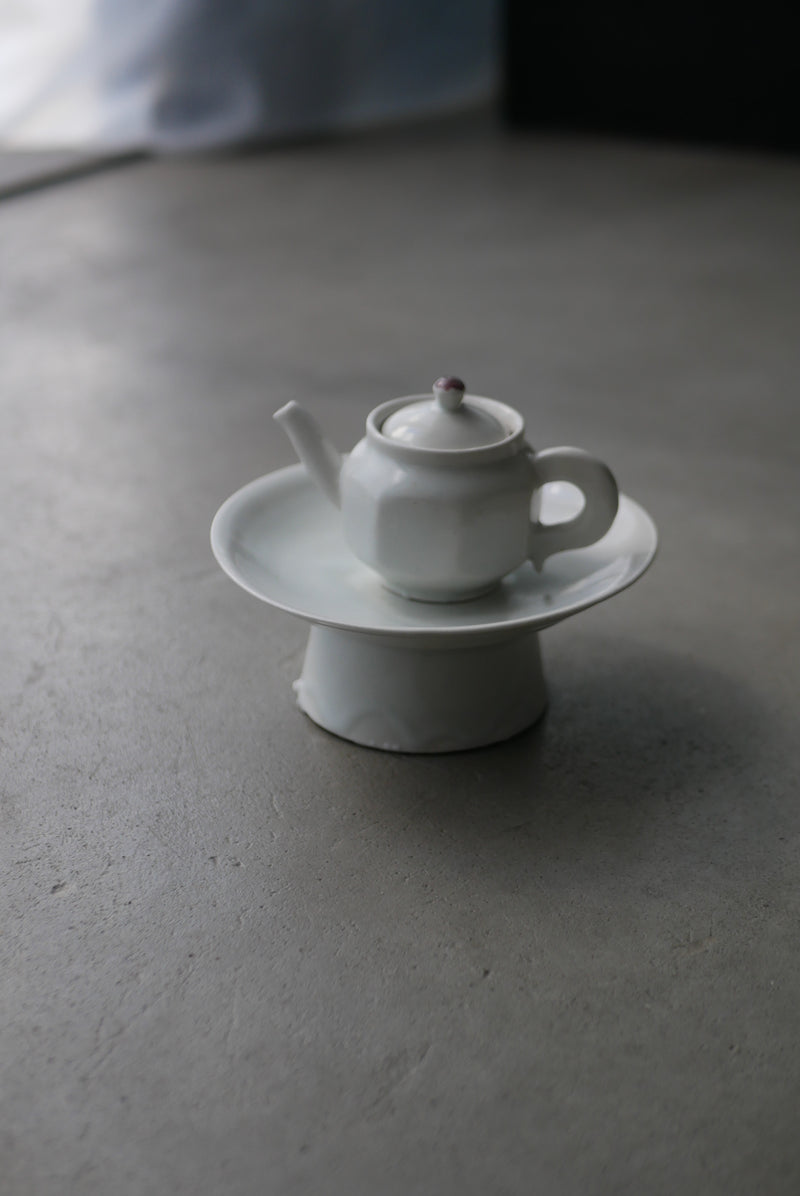 白瓷台皿　/ タナカシゲオ　