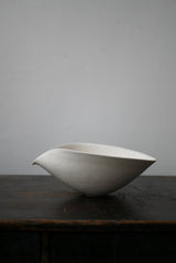 片口　オブジェ　Bone White 半磁器　/  Kanako Yoshida