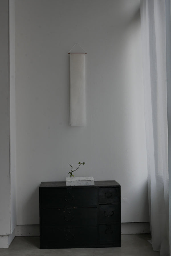 専用 / 布掛け軸　　曲線の重ね　白 / 黒