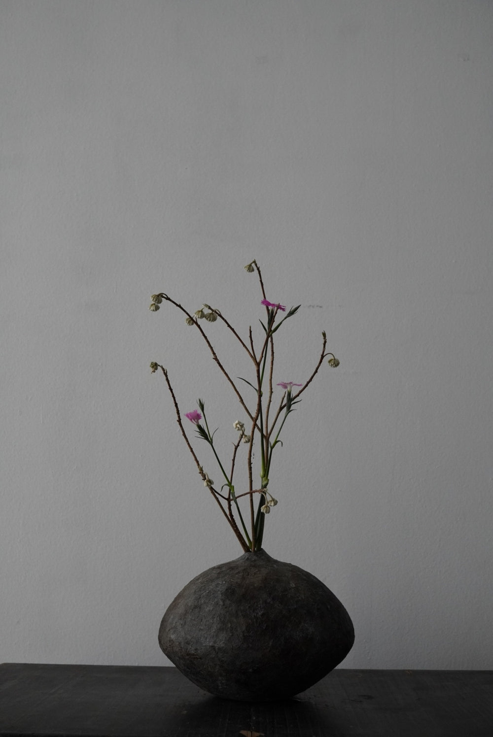 乾漆の花瓶 71612BE0-C2E8-4915-B044-