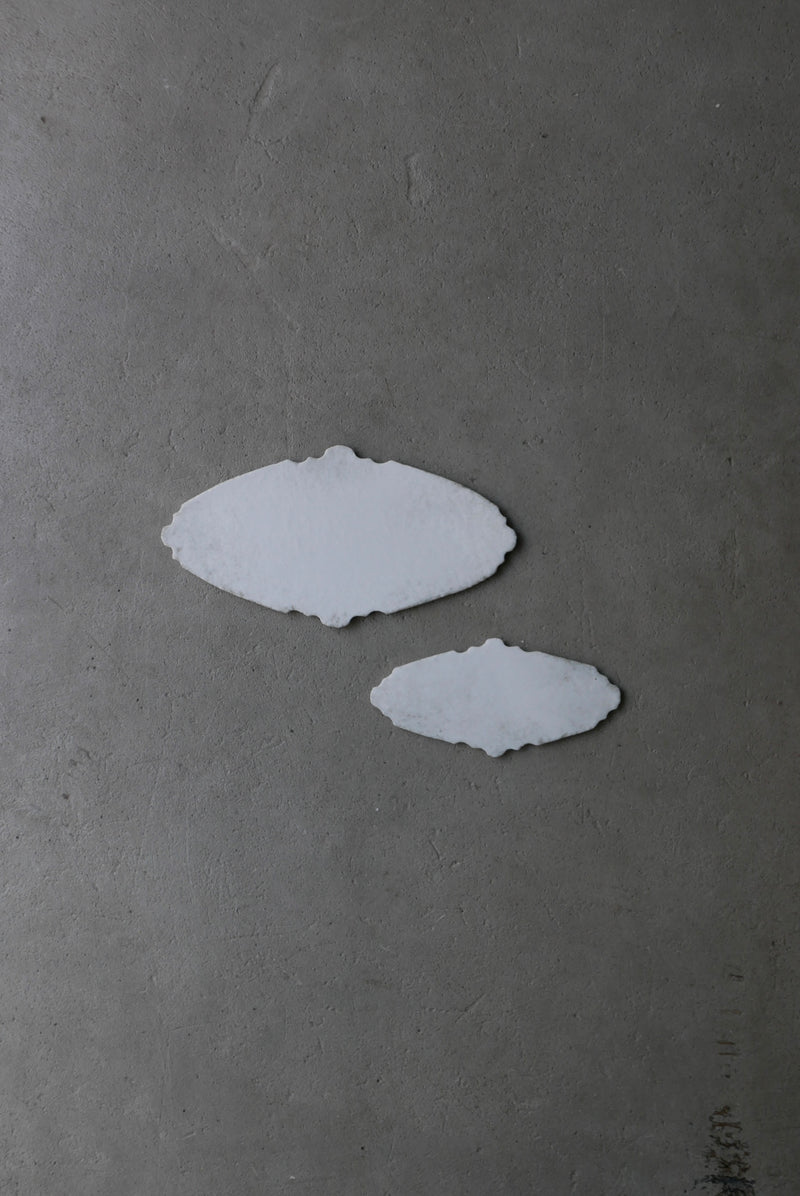 白磁　Oval 2way scrach&web plate SS / Takahiro Yahagi