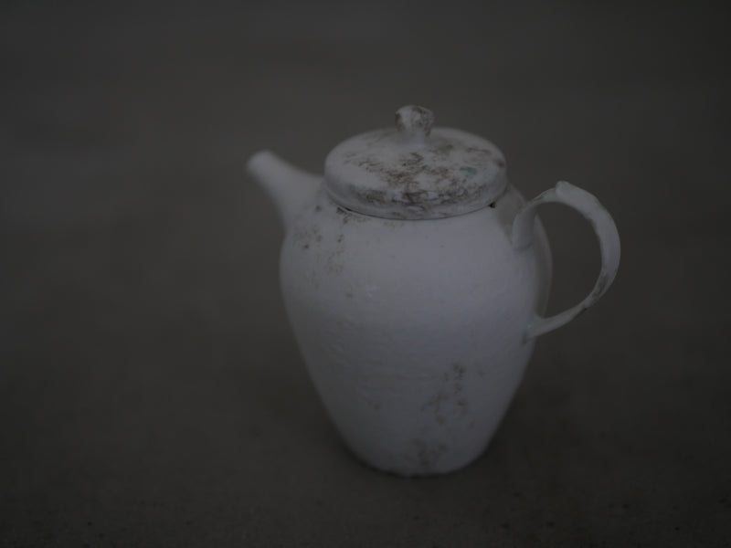 白磁　scrach tea pot 2/ Takahiro Yahagi