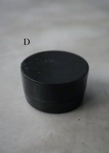 小箱　蓋物　黒肌　/ Akari Sato