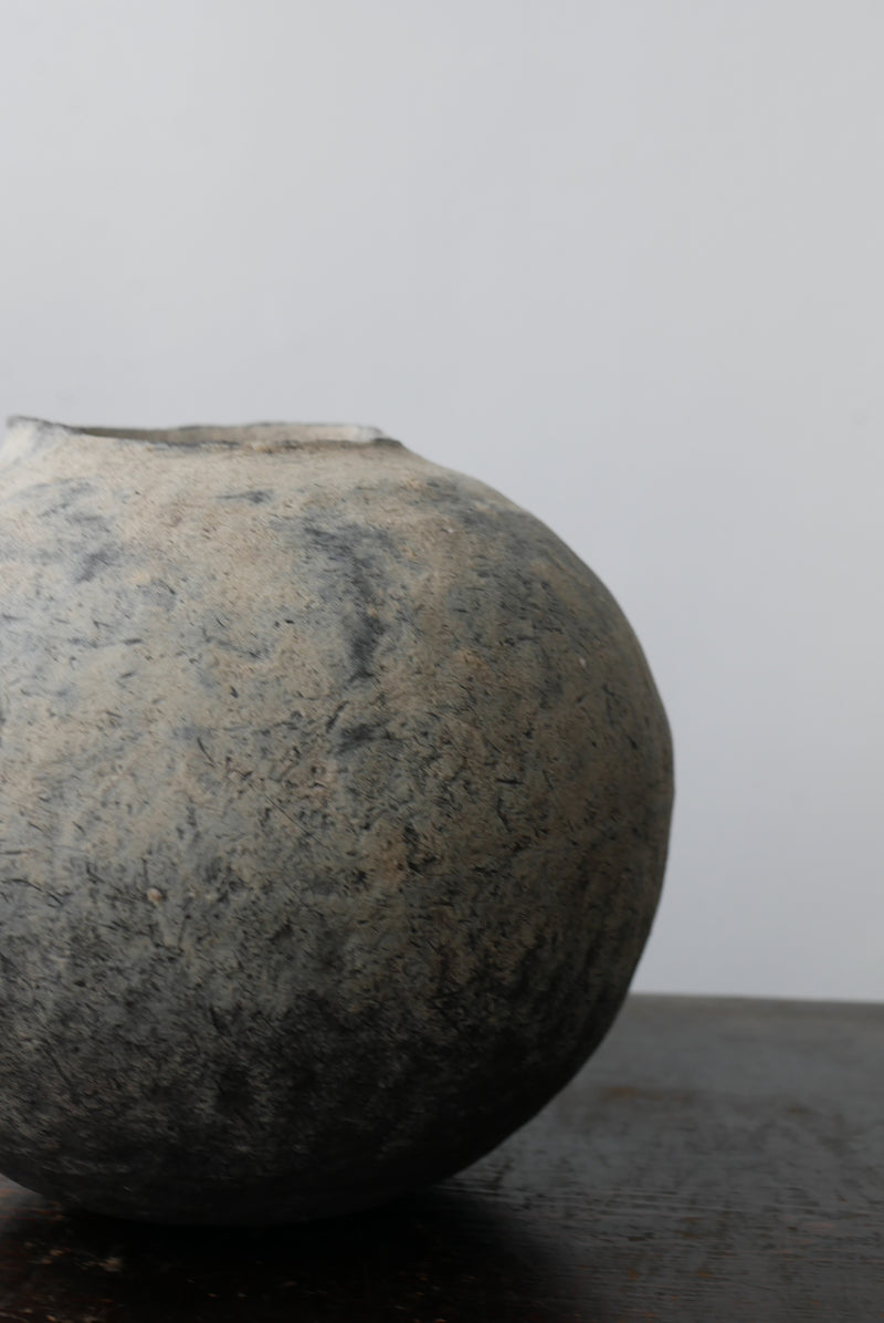 For Ms.Linda  Moon Jar & silver stone dish