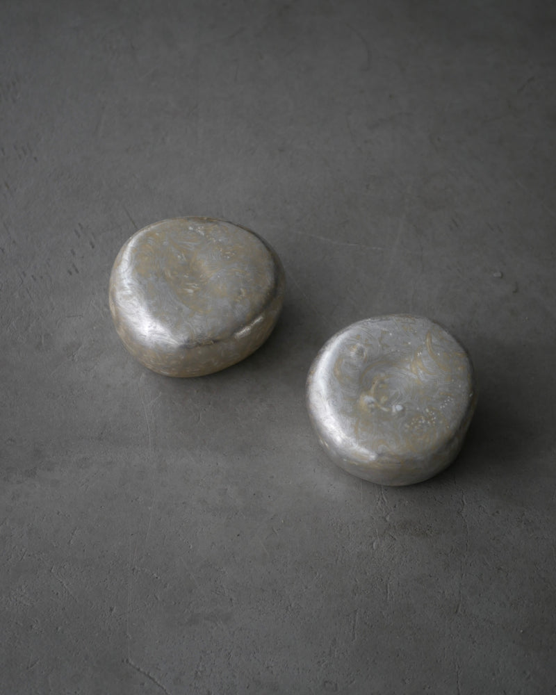 煙銀彩　石ころ台皿  /菊地　亨