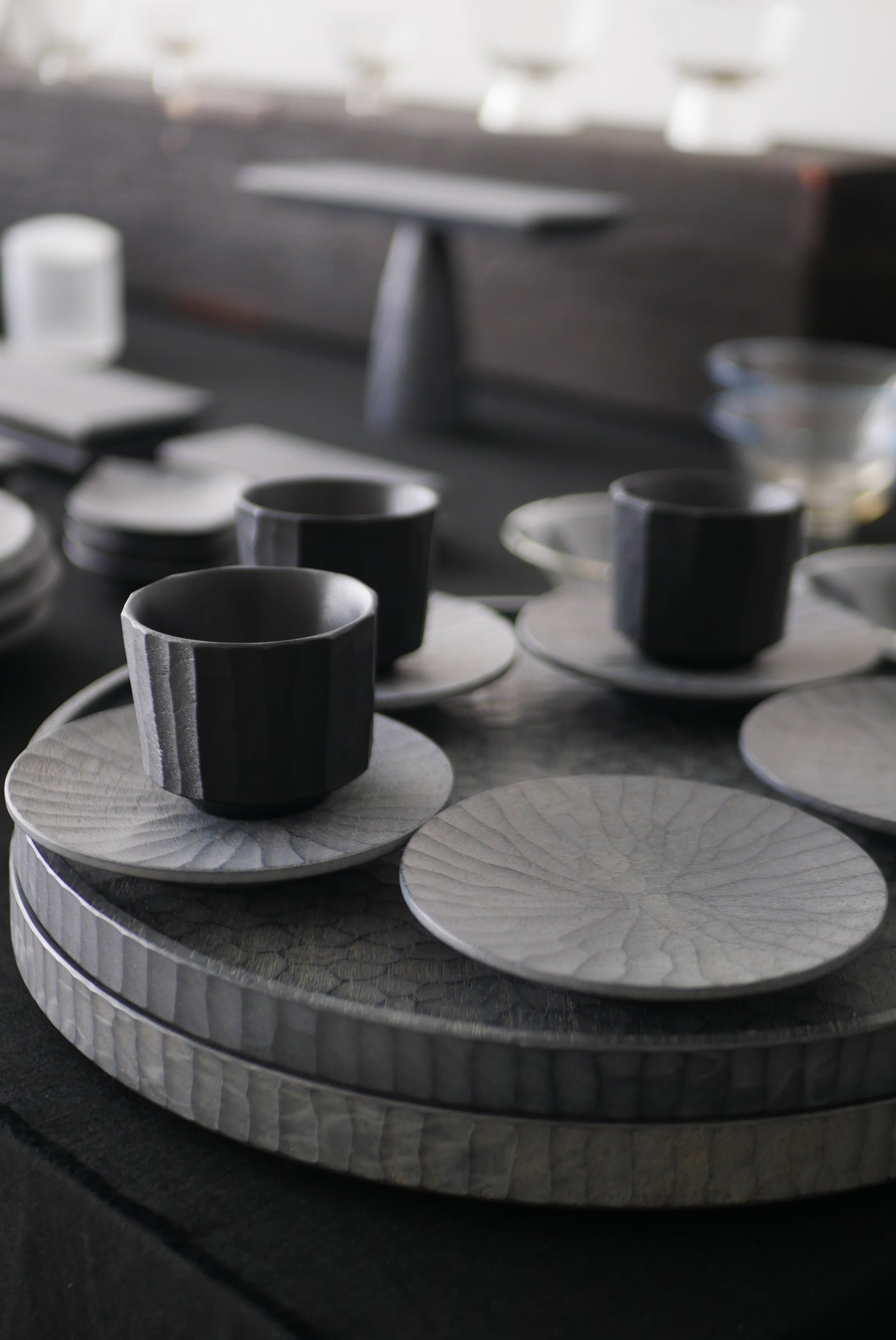 霞漆 丸盆 33cm / 吉田欣司 木工 拭き漆 – MOUSEION