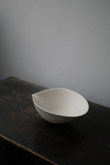 片口　オブジェ　Bone White 半磁器　/  Kanako Yoshida