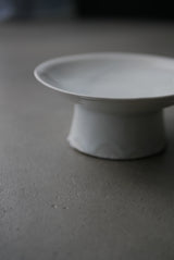 白瓷台皿　/ タナカシゲオ　