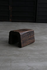 木　刳抜　少数民族　小椅子　木台　大　/  Asian Antique　Primitive 　Wooden　Stool