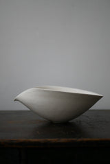 片口　オブジェ　Bone White 半磁器　/  Kanako Yoshida