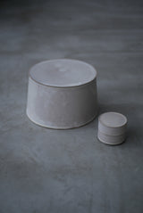 月肌　soil gray / Akari Sato