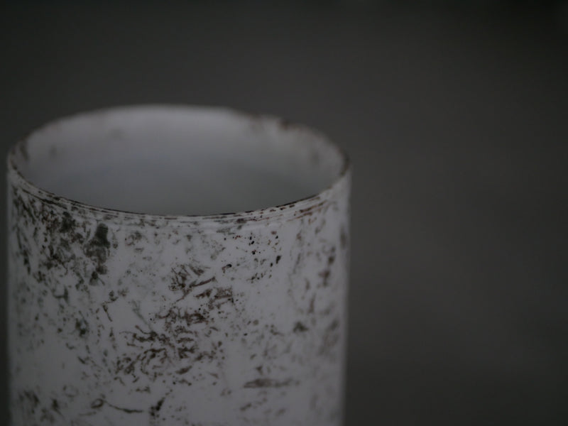 白磁　flow vase / Takahiro Yahagi