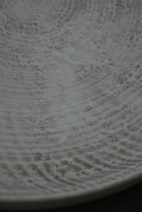 plate rim scratch gray