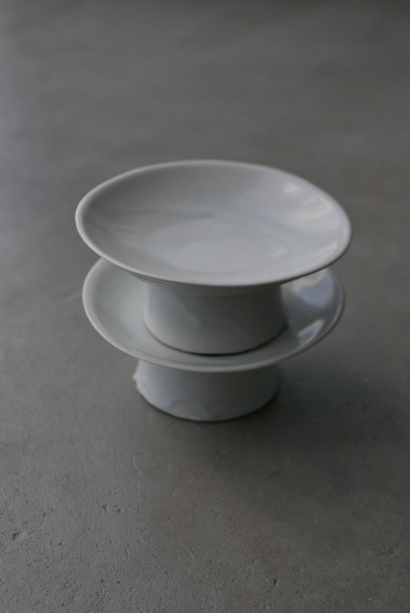 白瓷台皿　/ タナカシゲオ　