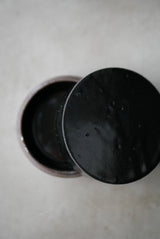 小箱　蓋物　黒肌　/ Akari Sato