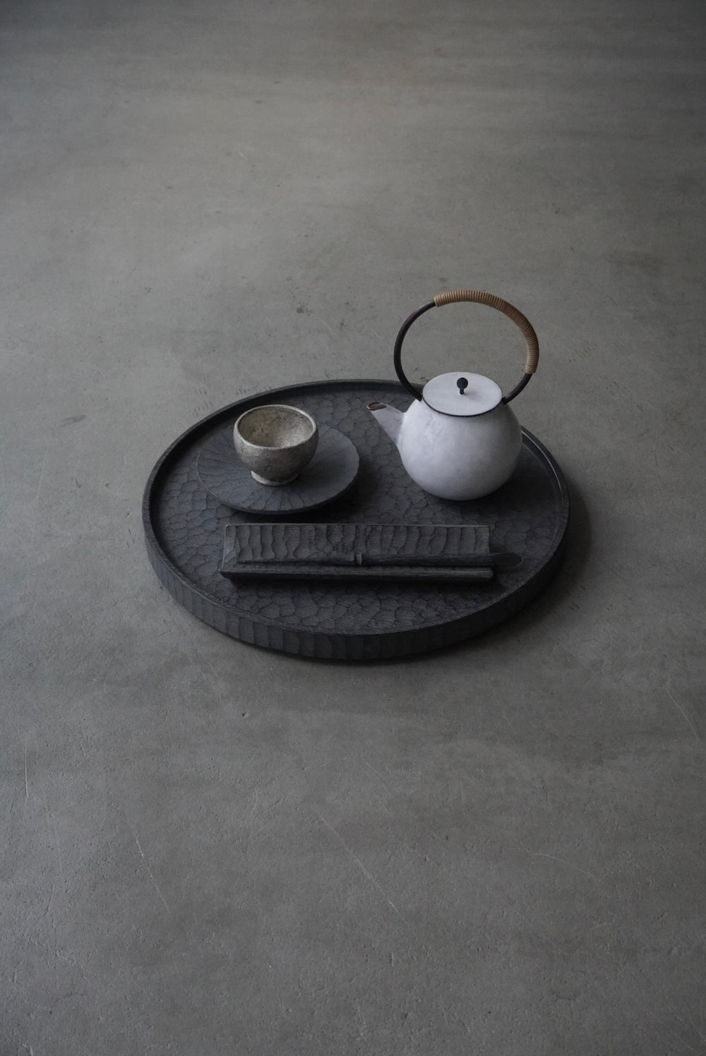 霞漆 茶即 / 吉田 欣二 – MOUSEION